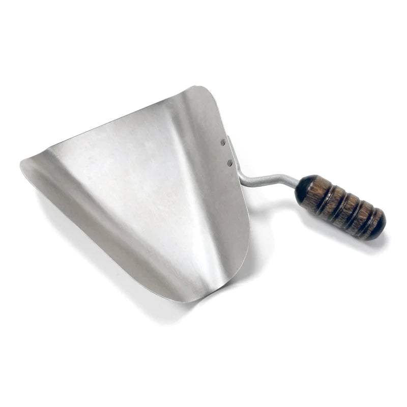 Wood Handle Jet Scoop